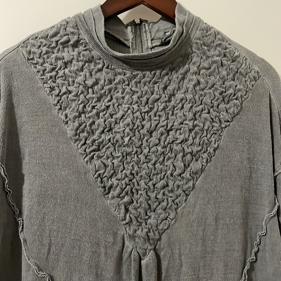 POL Charcoal Long Sleeve Textured Top Size S - Picture 4 of 7